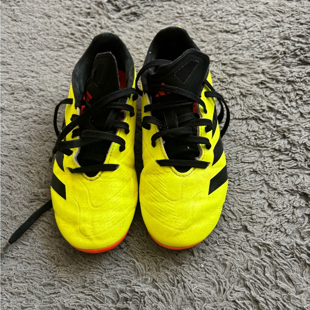 Adidas Predator Boys Soccer Cleats